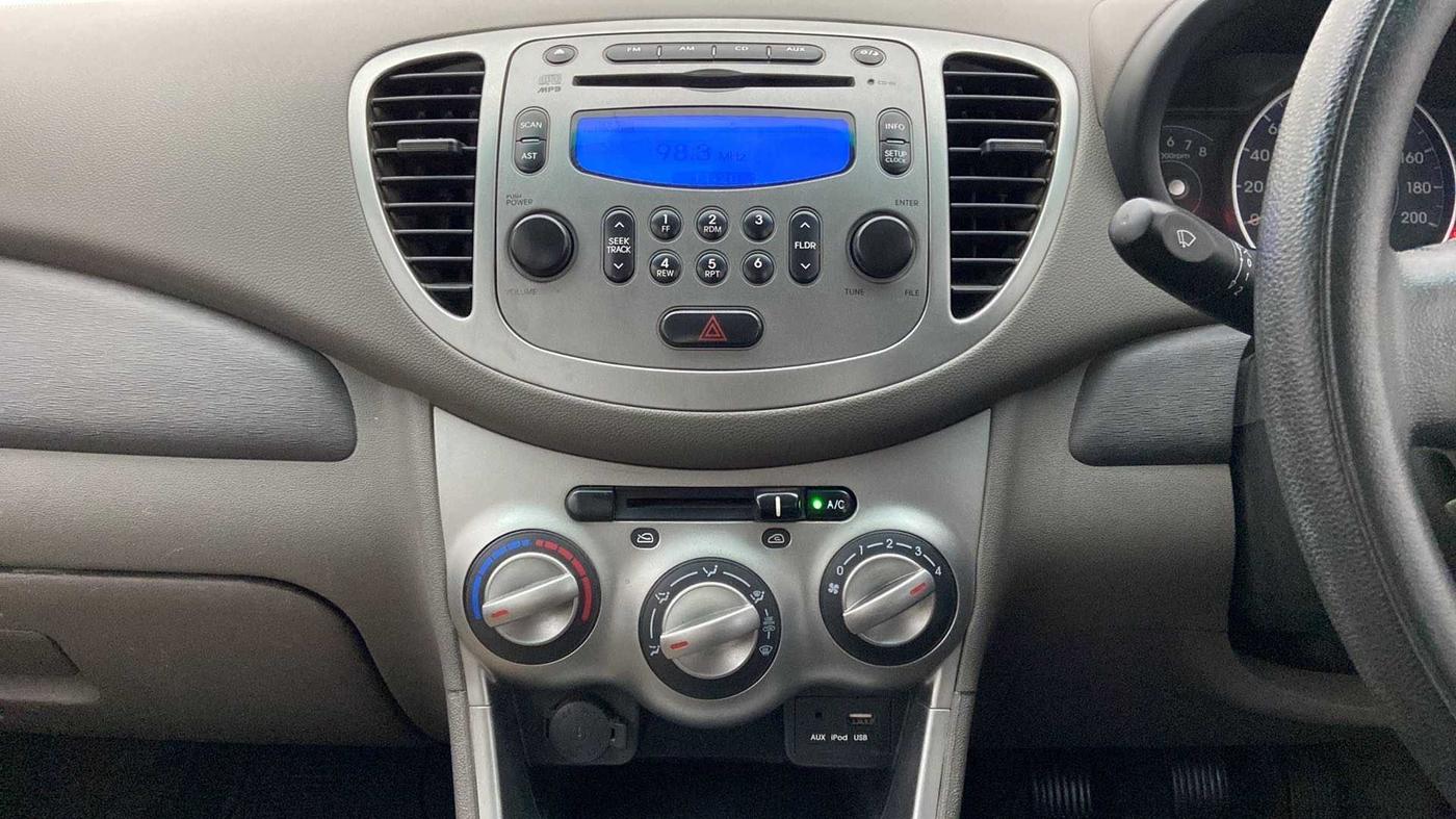 2016 Hyundai i10 SPORTZ 1.1, Petrol, Manual, 48,333 km, Air Conditioner