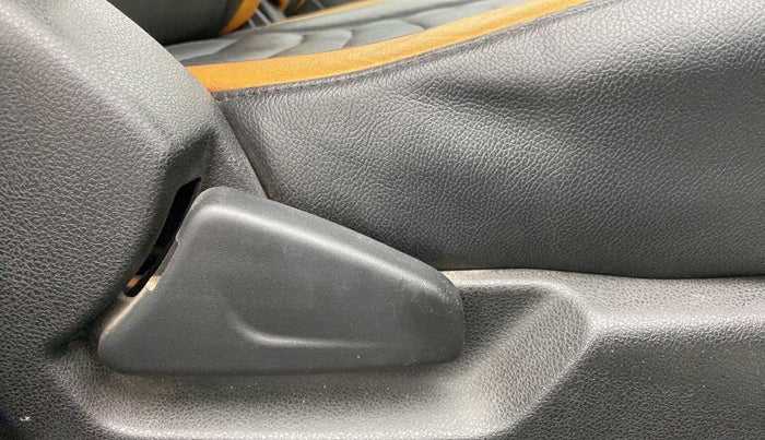 2018 Renault Kwid CLIMBER 1.0 AMT, Petrol, Automatic, 58,851 km, Driver Side Adjustment Panel