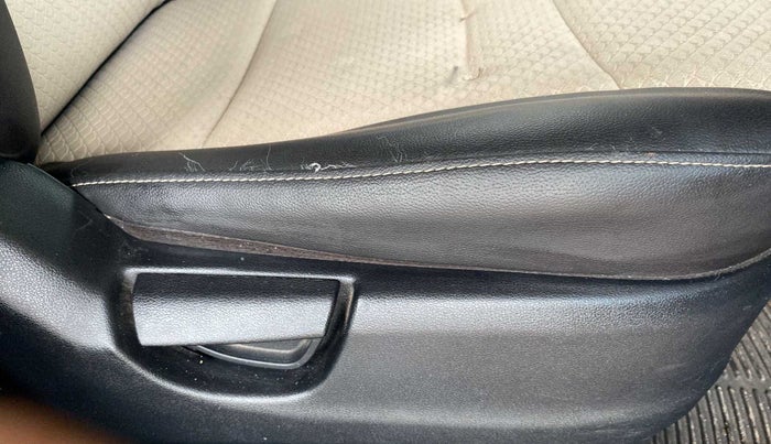2018 Hyundai NEW SANTRO SPORTZ MT, Petrol, Manual, 72,590 km, Driver Side Adjustment Panel
