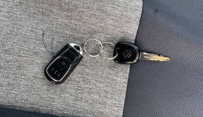 2018 Maruti Alto 800 LXI, Petrol, Manual, 63,681 km, Key Close Up