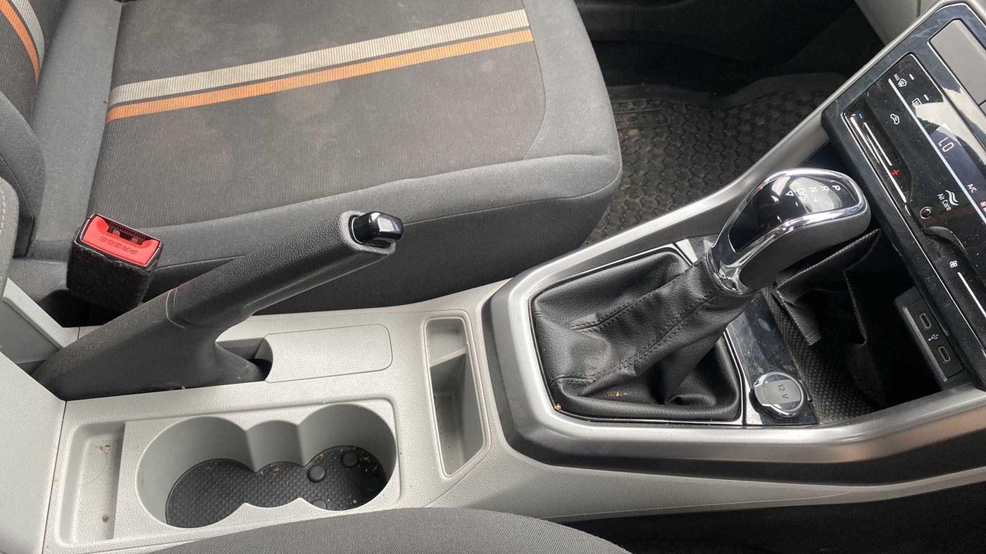 2022 Skoda KUSHAQ AMBITION 1.0L TSI AT, Petrol, Automatic, 19,038 km, Gear Lever