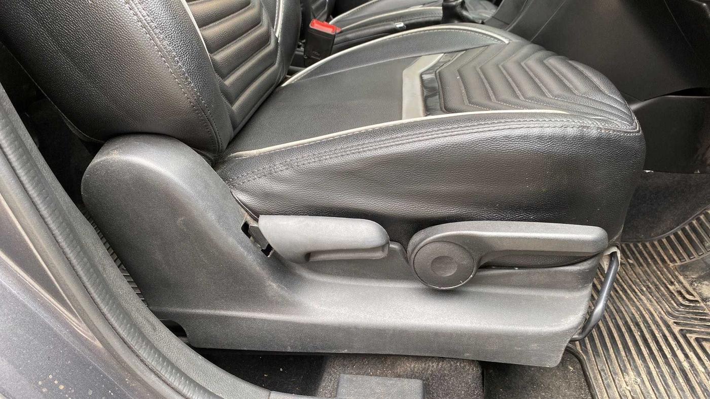 2021 Maruti Vitara Brezza ZXI, Petrol, Manual, 33,826 km, Driver Side Adjustment Panel
