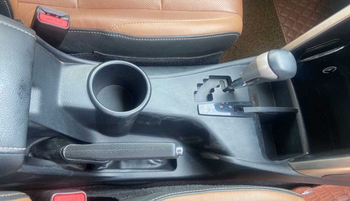 2021 Toyota Innova Crysta 2.4 ZX AT 7 STR, Diesel, Automatic, 34,467 km, Gear Lever