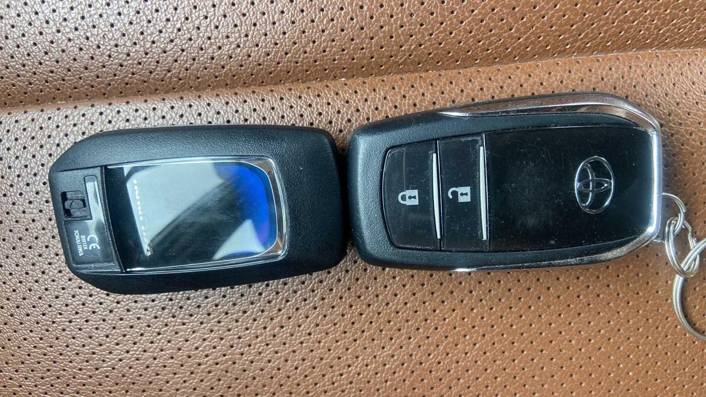 2021 Toyota Innova Crysta 2.4 ZX AT 7 STR, Diesel, Automatic, 34,467 km, Key Close Up
