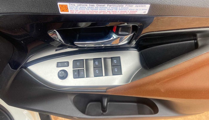 2021 Toyota Innova Crysta 2.4 ZX AT 7 STR, Diesel, Automatic, 34,467 km, Driver Side Door Panels Control