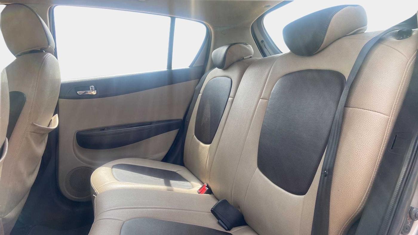 2013 Hyundai i20 ASTA 1.2, Petrol, Manual, 61,116 km, Right Side Rear Door Cabin