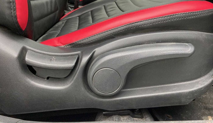 2019 Hyundai Elite i20 ASTA 1.2 (O), Petrol, Manual, 40,619 km, Driver Side Adjustment Panel
