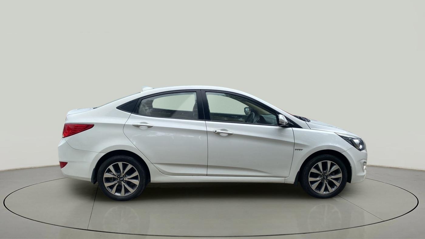 2016 Hyundai Verna 1.6 VTVT SX, Petrol, Manual, 95,213 km, Right Side