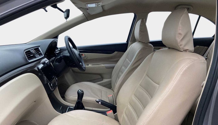 2016 Maruti Ciaz VXI+, Petrol, Manual, 79,933 km, Right Side Front Door Cabin