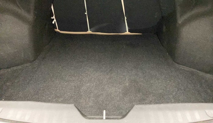 2016 Maruti Ciaz VXI+, Petrol, Manual, 79,933 km, Boot Inside