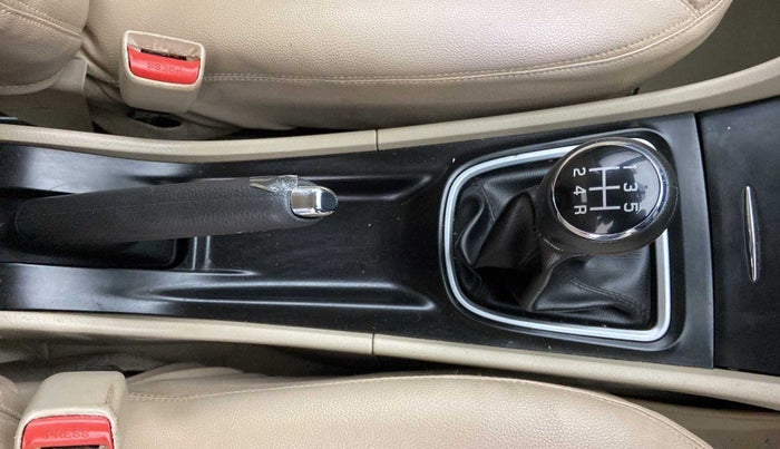 2016 Maruti Ciaz VXI+, Petrol, Manual, 79,933 km, Gear Lever