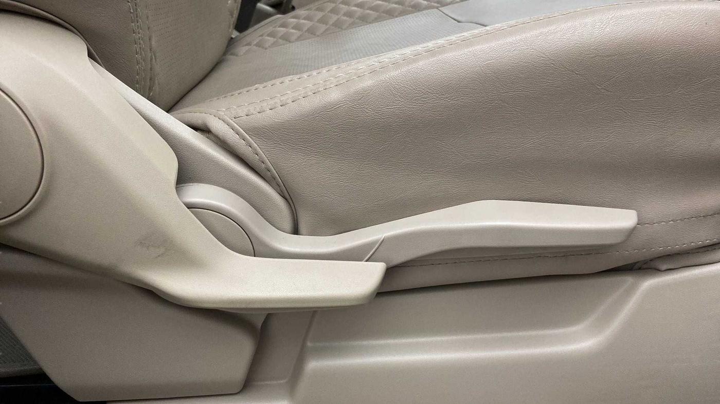 2022 Maruti Ertiga ZXI+ SHVS, Petrol, Manual, 28,892 km, Driver Side Adjustment Panel