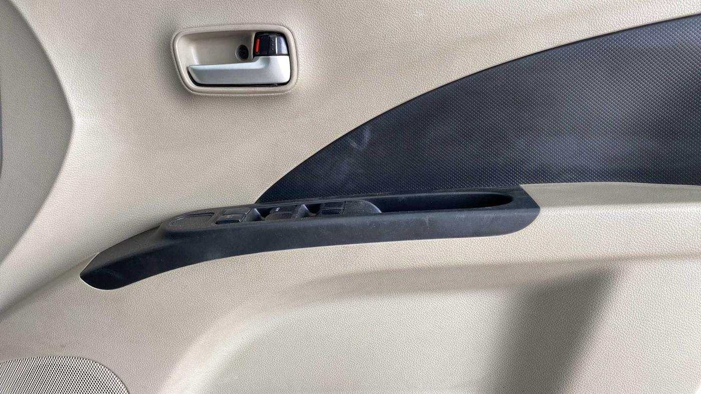 2016 Maruti Celerio VXI, Petrol, Manual, 29,309 km, Driver Side Door Panels Control