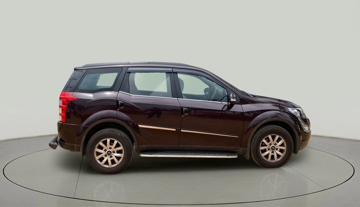 2017 Mahindra XUV500 W10, Diesel, Manual, 70,288 km, Right Side View