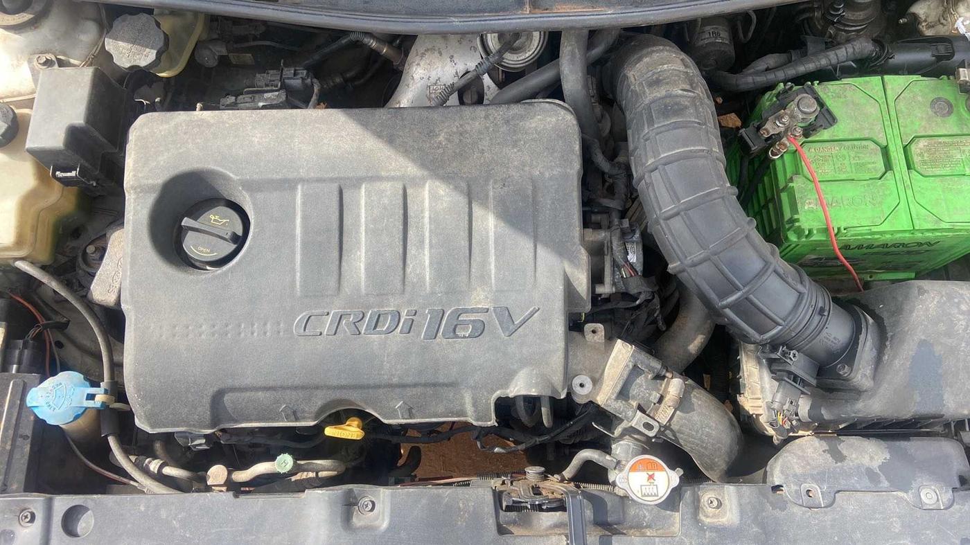 2013 Hyundai Verna FLUIDIC 1.6 CRDI SX, Diesel, Manual, 1,03,388 km, Open Bonet