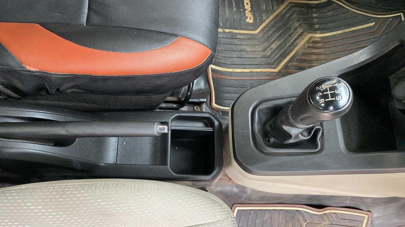 2019 Maruti New Wagon-R VXI 1.2, Petrol, Manual, 47,722 km, Gear Lever