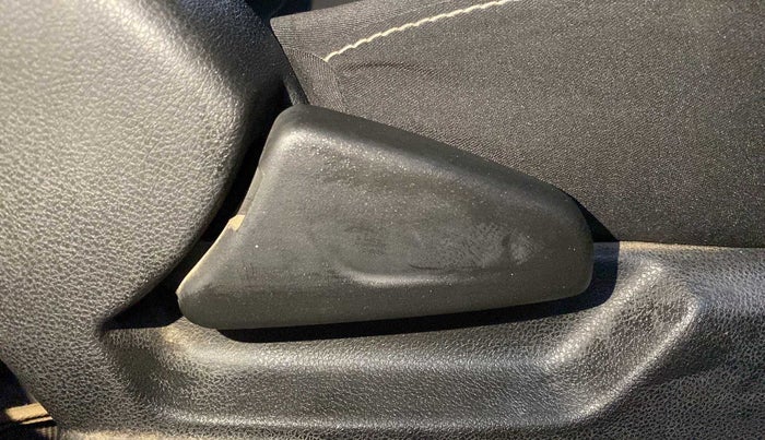 2020 Renault Kwid RXL, Petrol, Manual, 21,447 km, Driver Side Adjustment Panel
