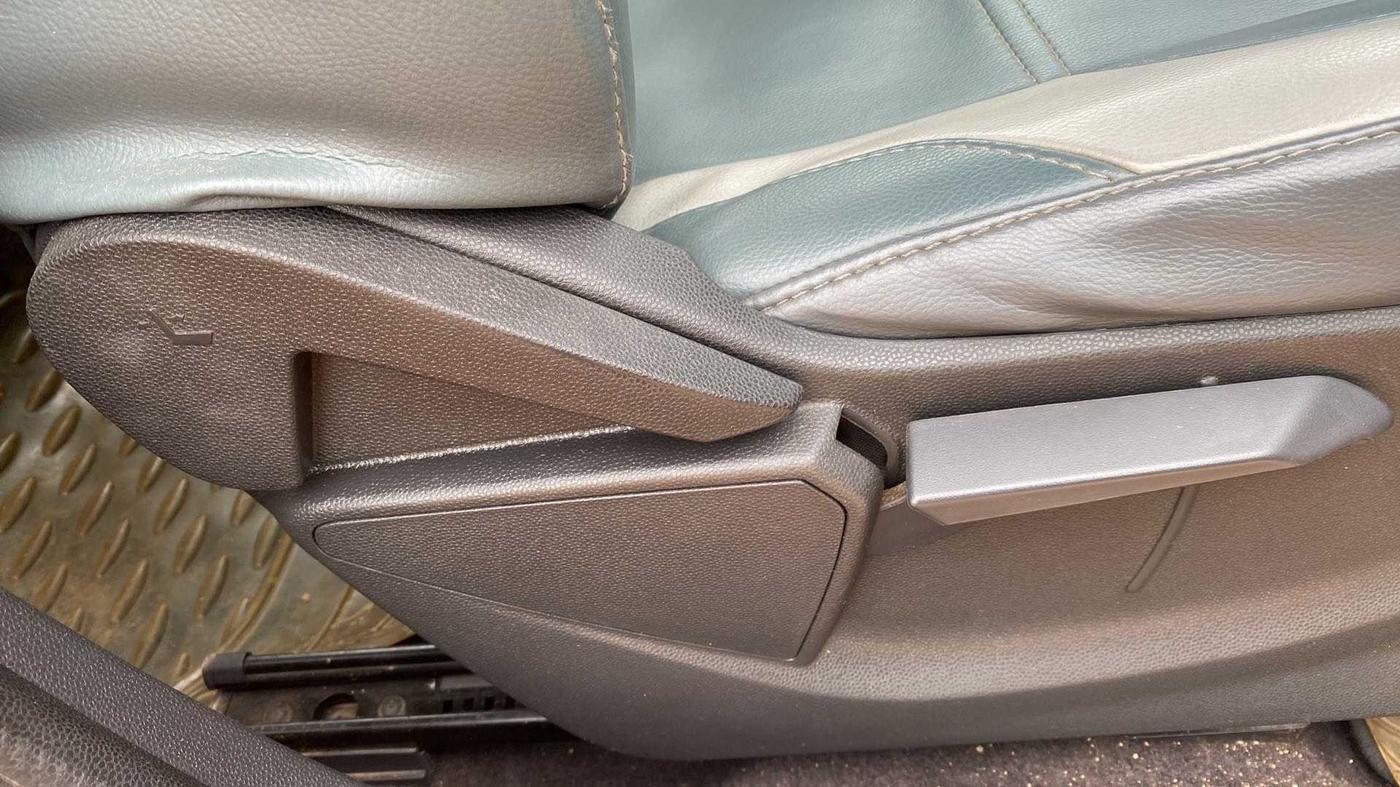 2014 Ford Ecosport TITANIUM 1.5L DIESEL, Diesel, Manual, 70,716 km, Driver Side Adjustment Panel
