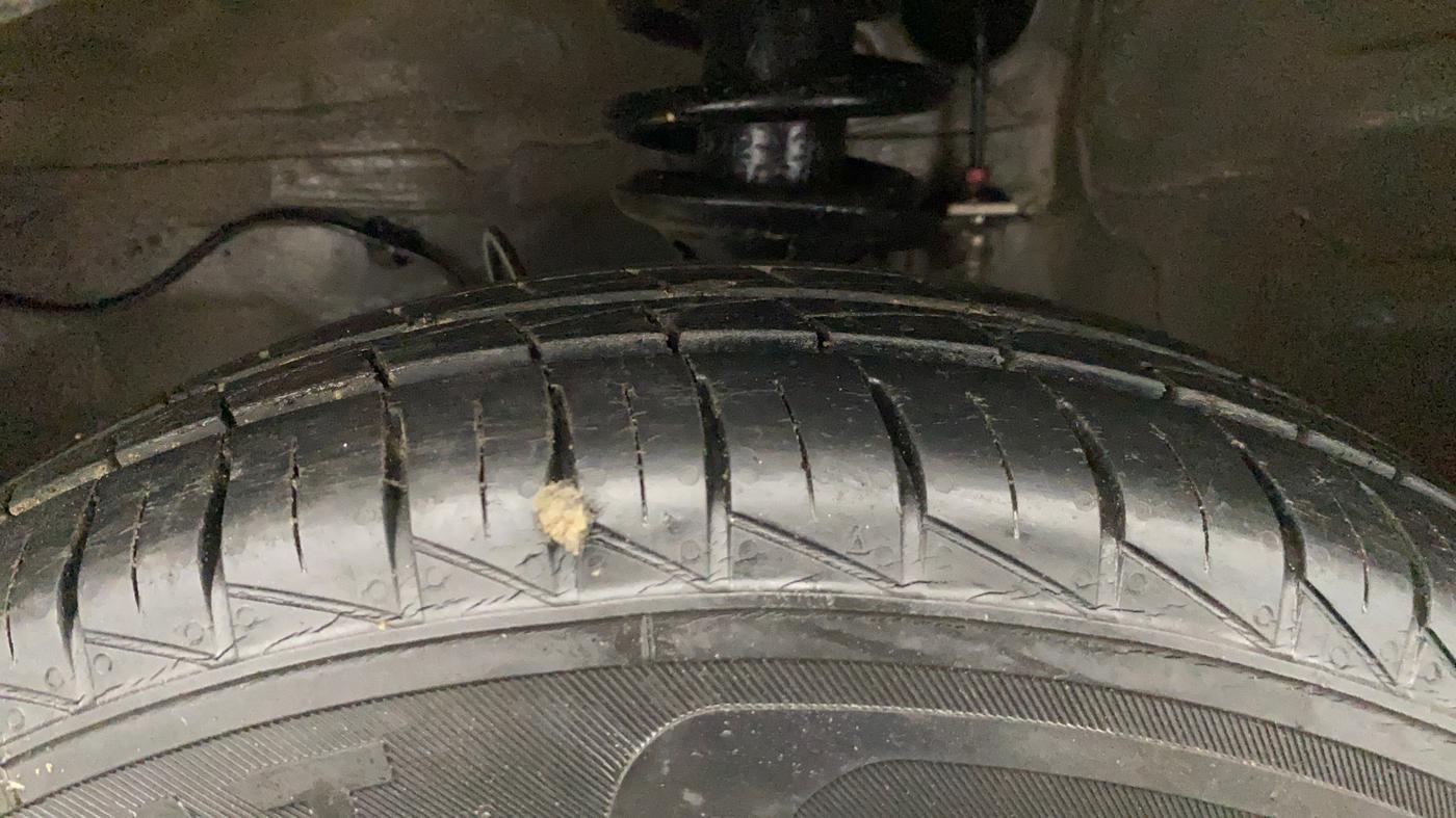 2019 Maruti Alto LXI, Petrol, Manual, 10,642 km, Left Front Tyre Tread