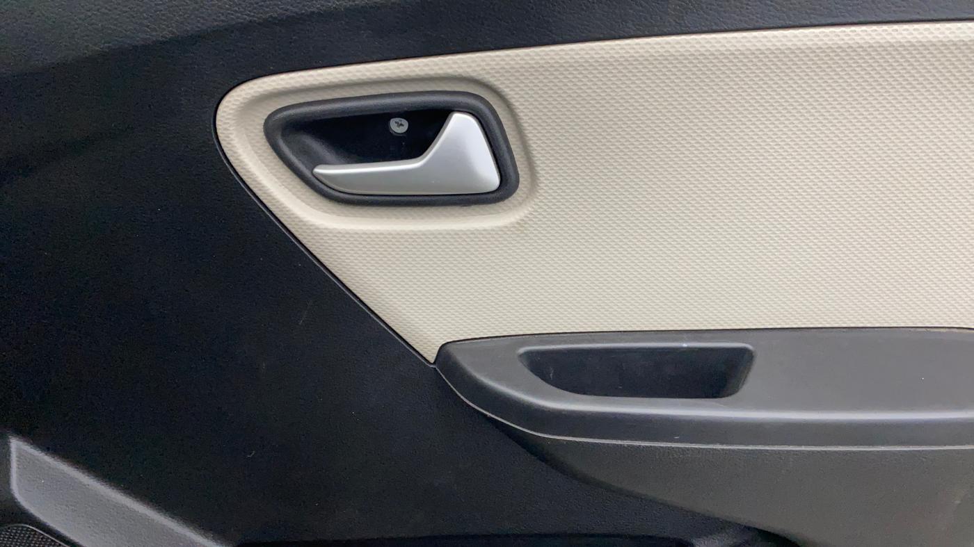 2019 Maruti Alto LXI, Petrol, Manual, 10,642 km, Driver Side Door Panels Control