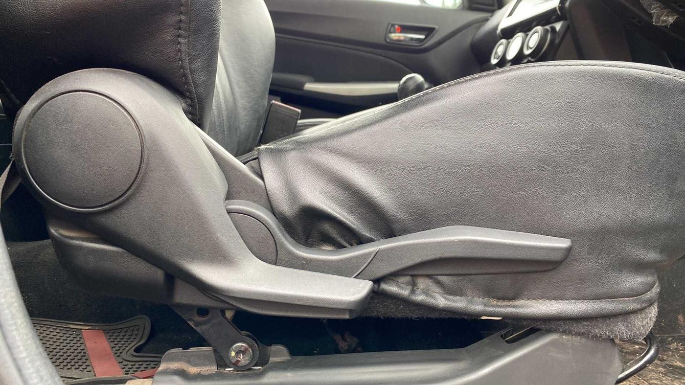 2018 Maruti Swift ZXI PLUS, Petrol, Manual, 67,443 km, Driver Side Adjustment Panel