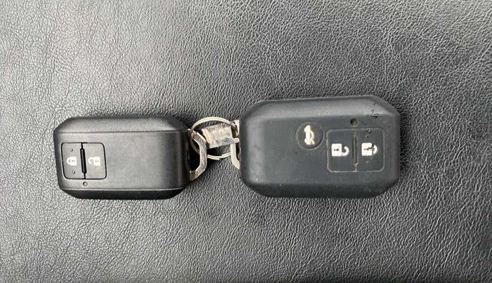 2018 Maruti Swift ZXI PLUS, Petrol, Manual, 67,443 km, Key Close Up