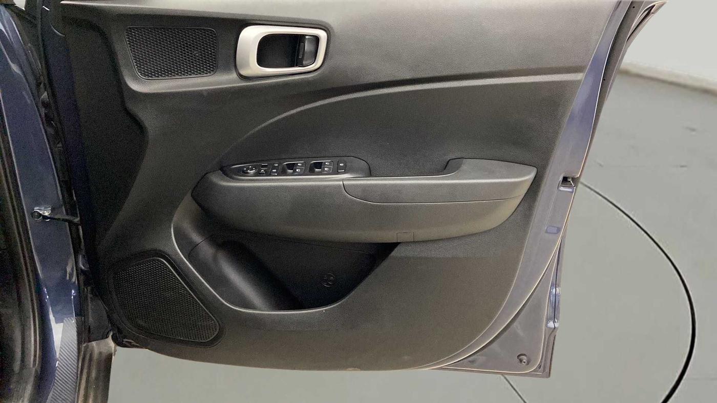 2020 Hyundai VENUE SX 1.0 TURBO, Petrol, Manual, 43,417 km, Driver Side Door Panels Control