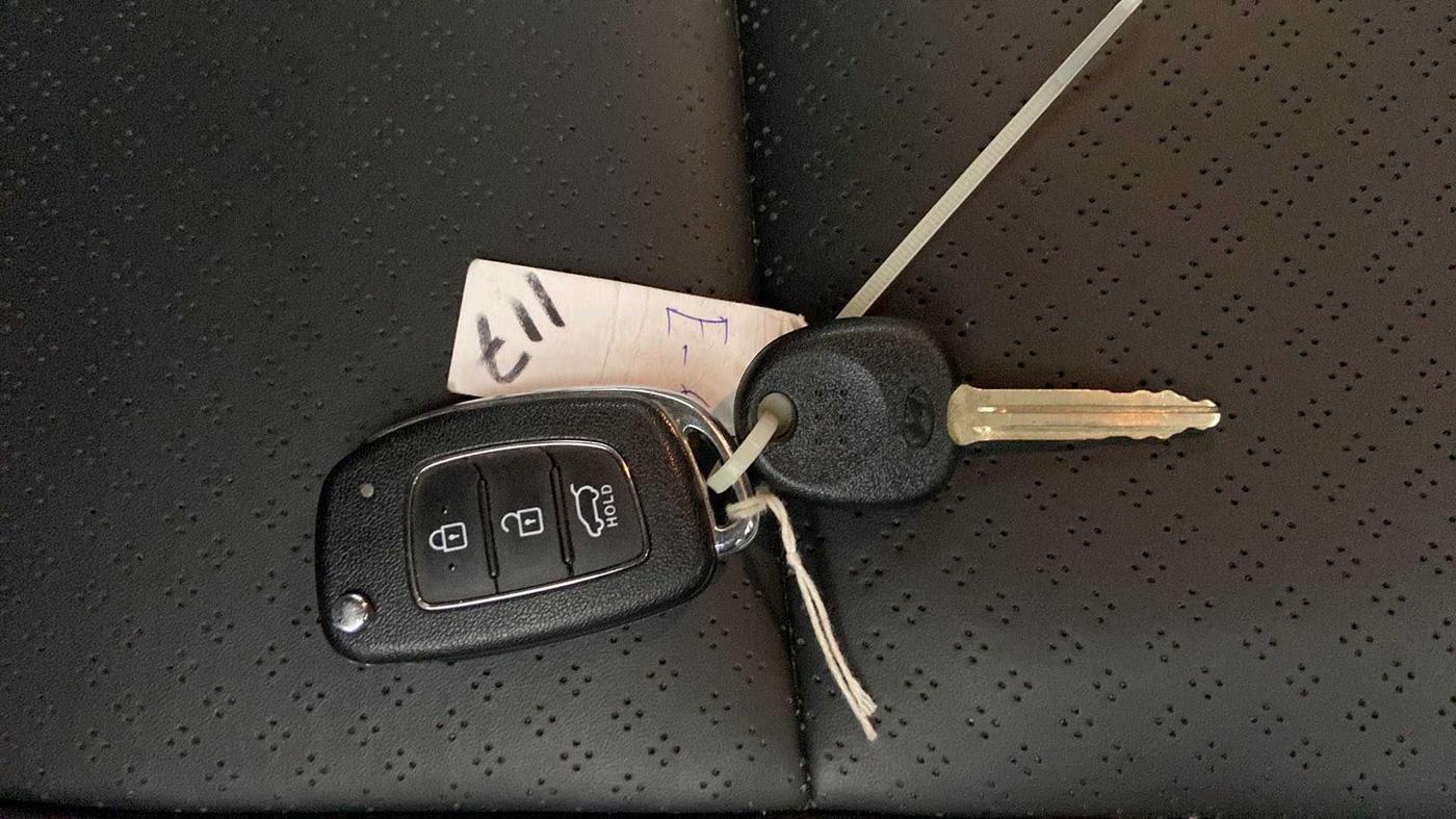 2020 Hyundai VENUE SX 1.0 TURBO, Petrol, Manual, 43,417 km, Key Close Up