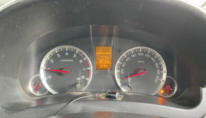 2014 Maruti Swift VXI, Petrol, Manual, 95,421 km, Odometer Image