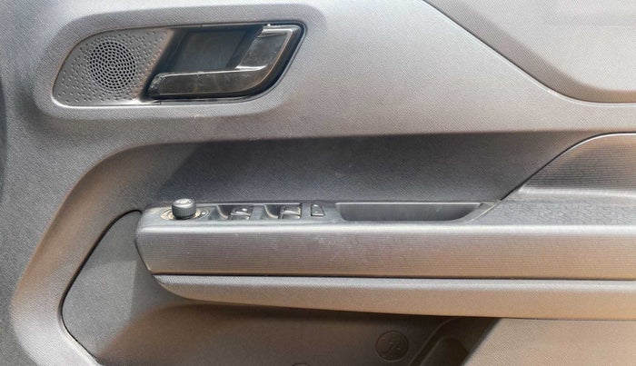2022 Tata PUNCH CREATIVE 1.2 AMT KAZIRANGA EDITION , Petrol, Automatic, 15,486 km, Driver Side Door Panels Control