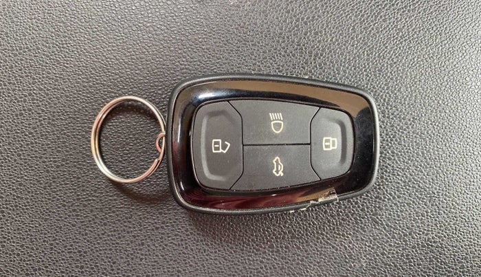 2022 Tata PUNCH CREATIVE 1.2 AMT KAZIRANGA EDITION , Petrol, Automatic, 15,486 km, Key Close Up