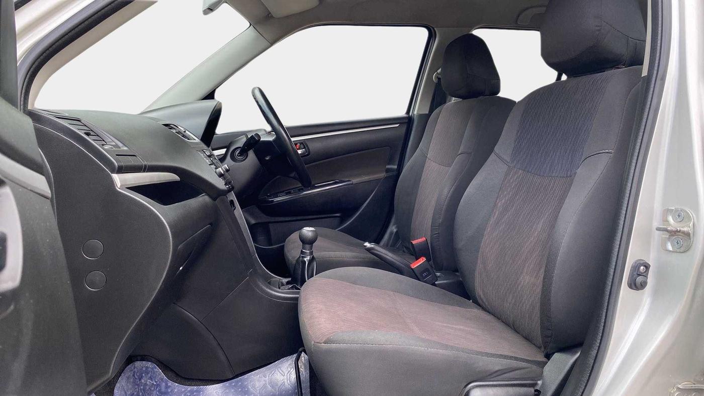 2017 Maruti Swift VXI, Petrol, Manual, 42,678 km, Right Side Front Door Cabin