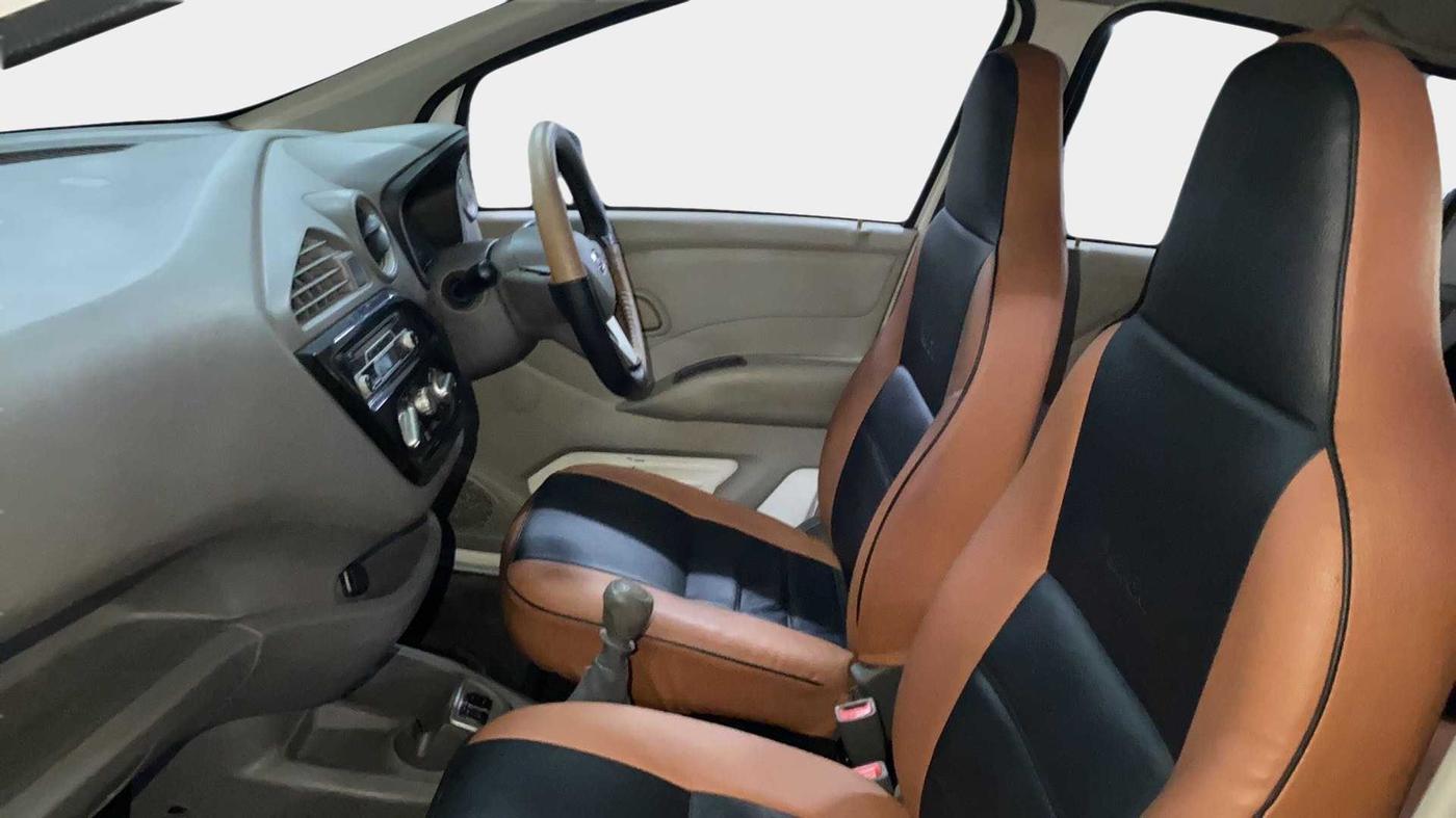 2017 Datsun Redi Go T (O), Petrol, Manual, 54,663 km, Right Side Front Door Cabin