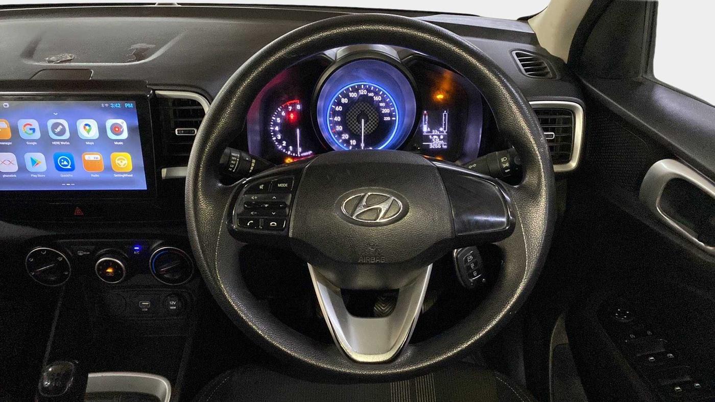 2020 Hyundai VENUE S 1.2, Petrol, Manual, 32,656 km, Steering Wheel Close Up