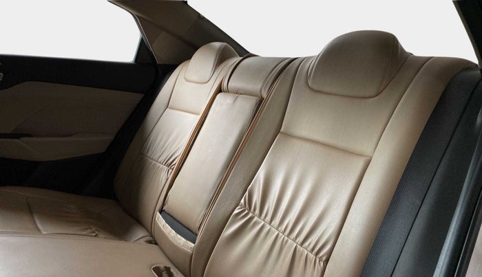 2018 Hyundai Verna 1.4 EX PETROL, Petrol, Manual, 43,239 km, Right Side Rear Door Cabin