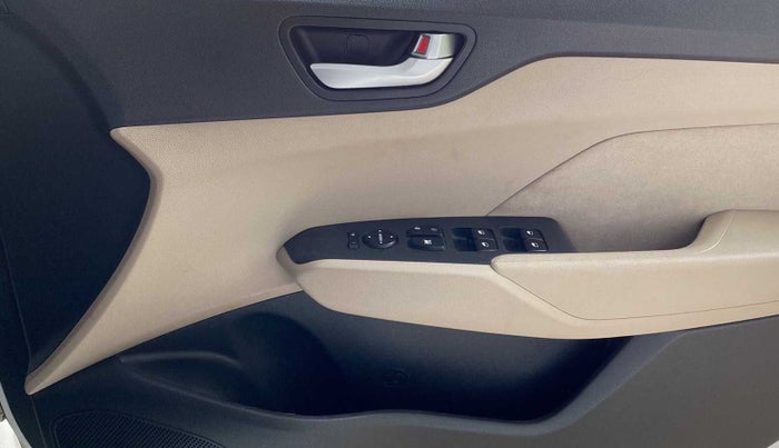 2018 Hyundai Verna 1.4 EX PETROL, Petrol, Manual, 43,239 km, Driver Side Door Panels Control