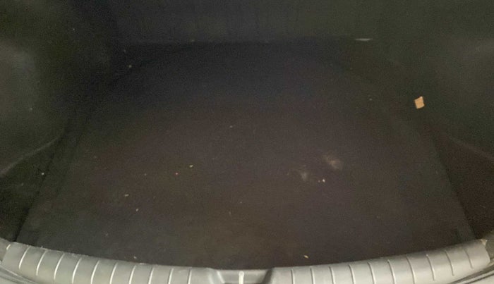 2018 Hyundai Verna 1.4 EX PETROL, Petrol, Manual, 43,239 km, Boot Inside