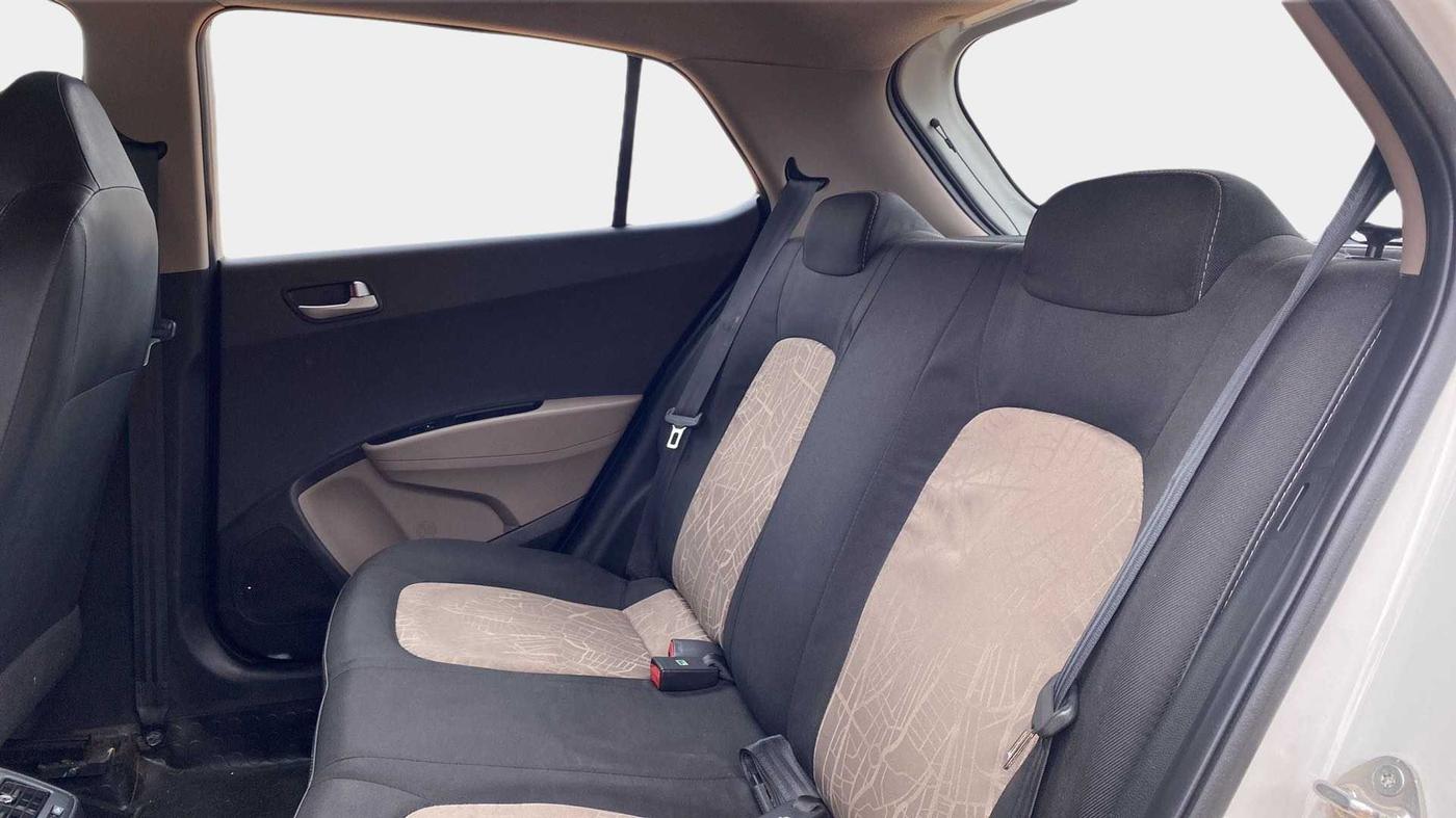 2014 Hyundai Grand i10 SPORTZ AT 1.2 KAPPA VTVT, Petrol, Automatic, 61,541 km, Right Side Rear Door Cabin