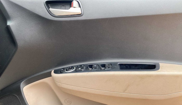 2014 Hyundai Grand i10 SPORTZ AT 1.2 KAPPA VTVT, Petrol, Automatic, 61,541 km, Driver Side Door Panels Control