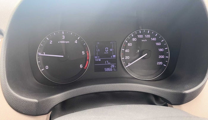 2016 Hyundai Creta SX 1.6 DIESEL, Diesel, Manual, 58,697 km, Odometer Image