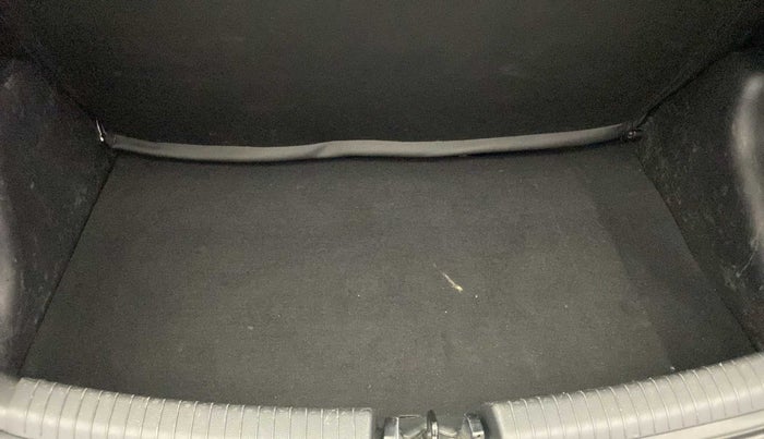 2018 Hyundai Grand i10 MAGNA 1.2 KAPPA VTVT, Petrol, Manual, 68,184 km, Boot Inside