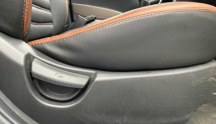 2018 Hyundai Grand i10 MAGNA 1.2 KAPPA VTVT, Petrol, Manual, 68,184 km, Driver Side Adjustment Panel
