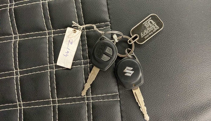 2017 Maruti Dzire VXI AMT, Petrol, Automatic, 29,675 km, Key Close Up