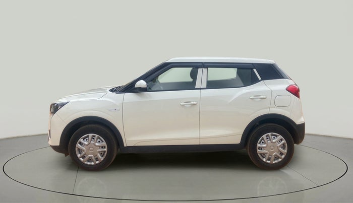 2023 Mahindra XUV300 W4 1.2 PETROL, Petrol, Manual, 6,978 km, Left Side