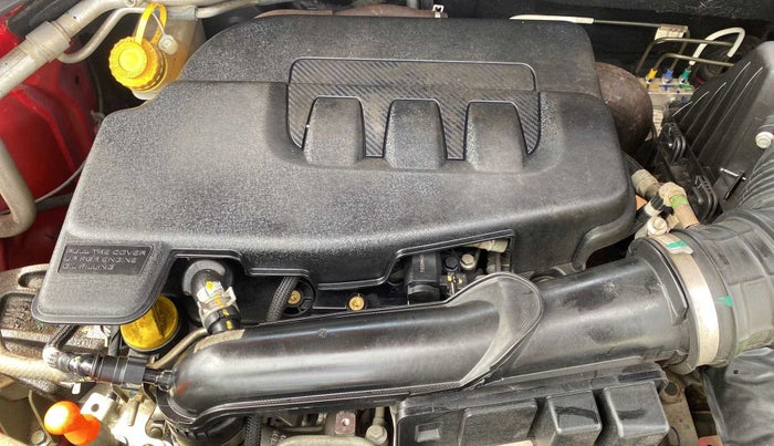 2021 Mahindra XUV300 W8 (O) 1.2 PETROL, Petrol, Manual, 6,528 km, Open Bonet