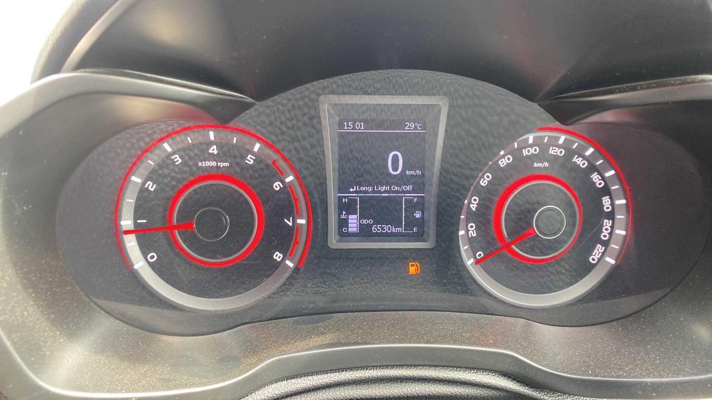 2021 Mahindra XUV300 W8 (O) 1.2 PETROL, Petrol, Manual, 6,528 km, Odometer Image
