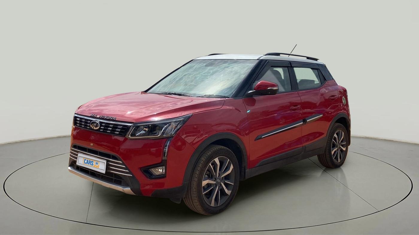 2021 Mahindra XUV300 W8 (O) 1.2 PETROL, Petrol, Manual, 6,528 km, Left Front Diagonal