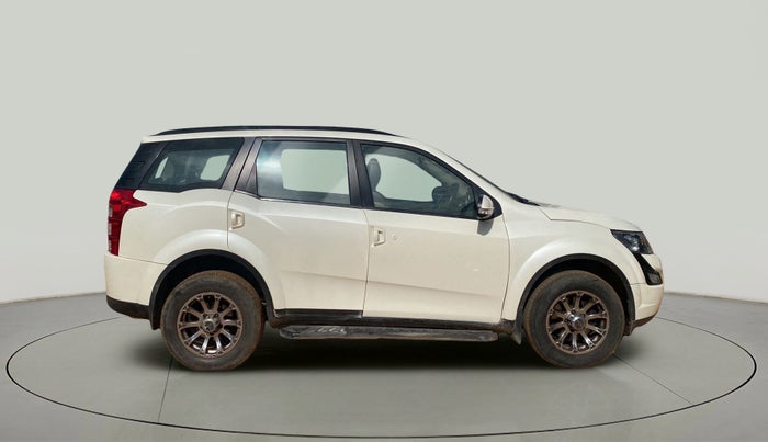 2018 Mahindra XUV500 W6, Diesel, Manual, 80,661 km, Right Side View