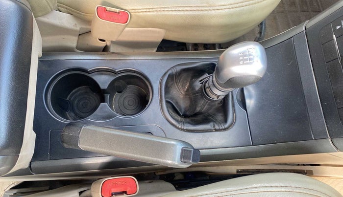 2018 Mahindra XUV500 W6, Diesel, Manual, 80,661 km, Gear Lever
