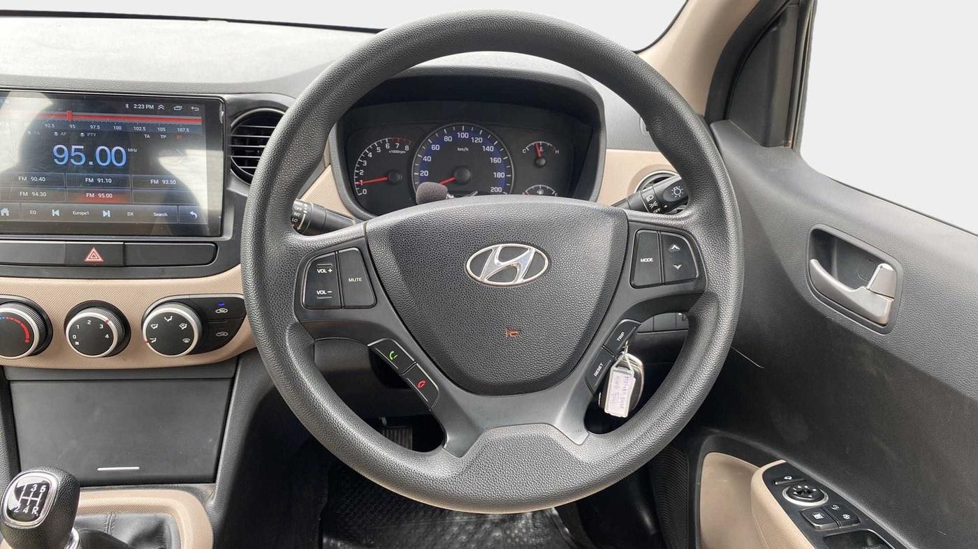 2014 Hyundai Xcent S (O) 1.2, Petrol, Manual, 67,042 km, Steering Wheel Close Up